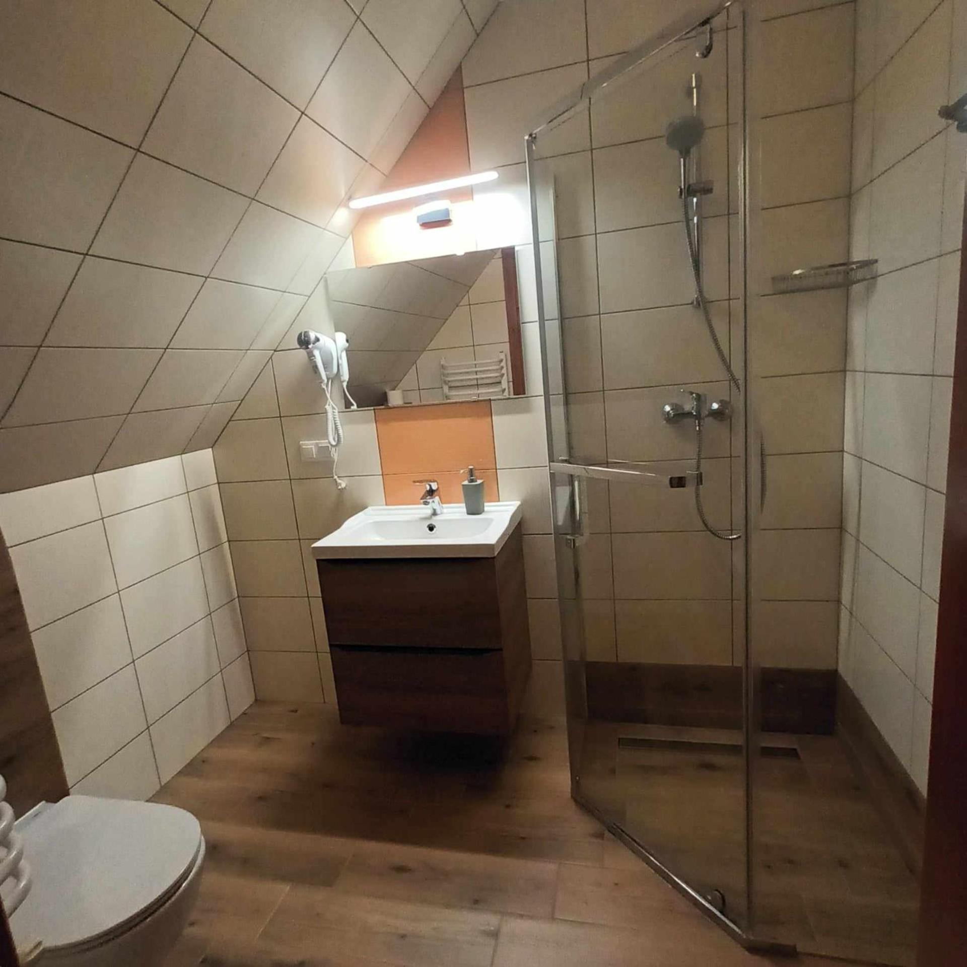 Pokoje Z Aneksami Kuchennymi U Wiktorii Sromowce Niżne Buitenkant foto