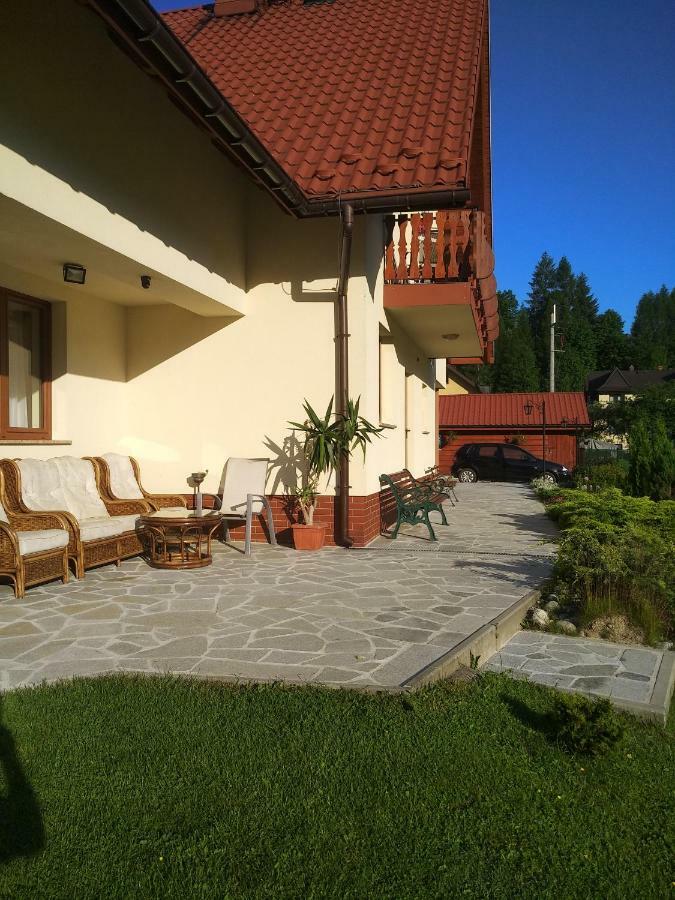 Pokoje Z Aneksami Kuchennymi U Wiktorii Sromowce Niżne Buitenkant foto